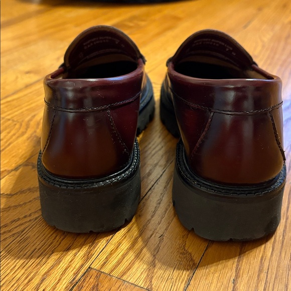 Burgundy/ oxblood women’s G.H. Bass Weejuns loafers - Picture 4 of 4